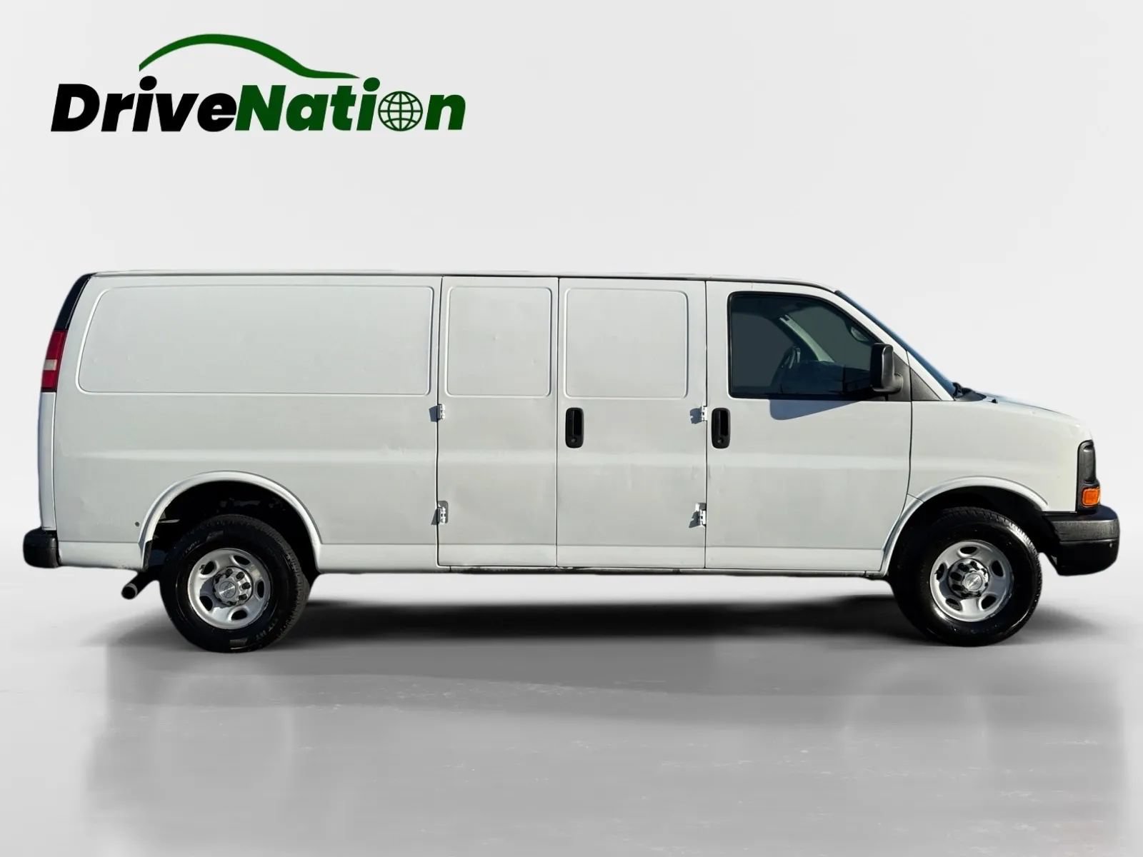 Used 2015 Chevrolet Express 3500 Extended RWD image 4