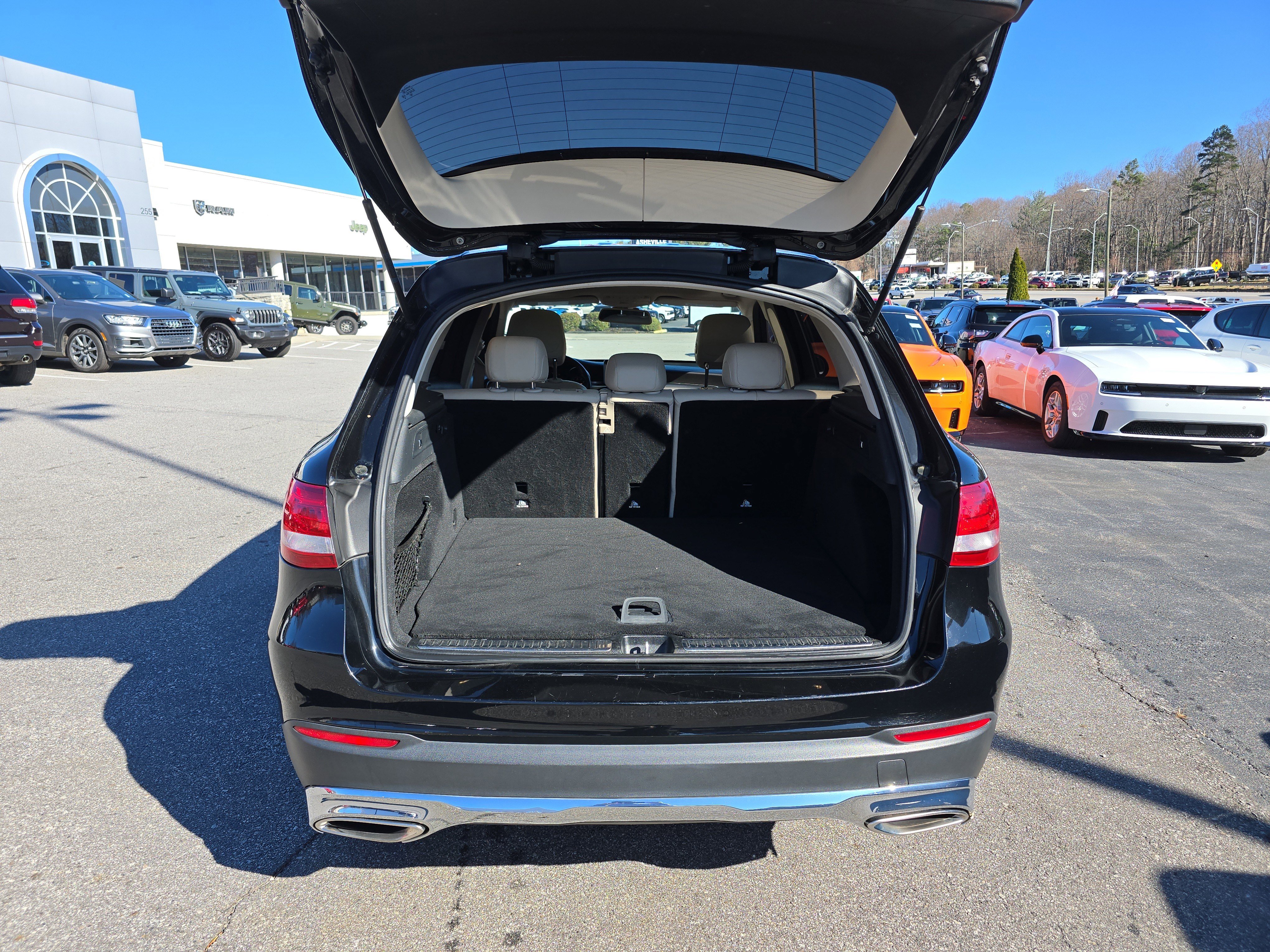 Used 2018 Mercedes-Benz GLC 300 image 5
