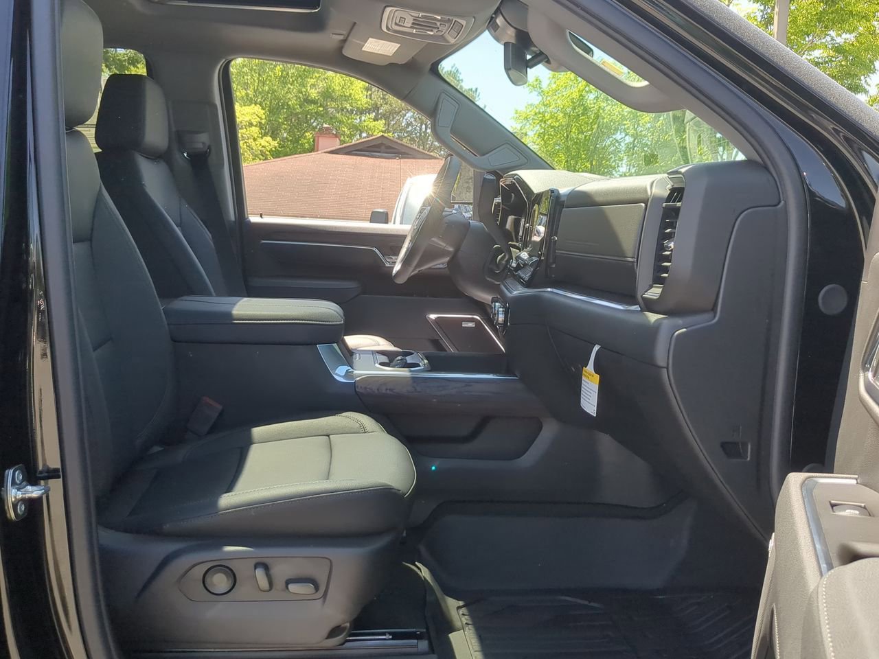 New 2026 GMC Sierra 2500 SLT w/ SLT Premium Package AWD/4WD image 29