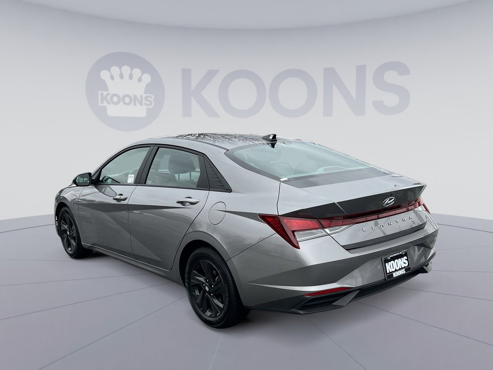 Used 2023 Hyundai Elantra SEL image 4