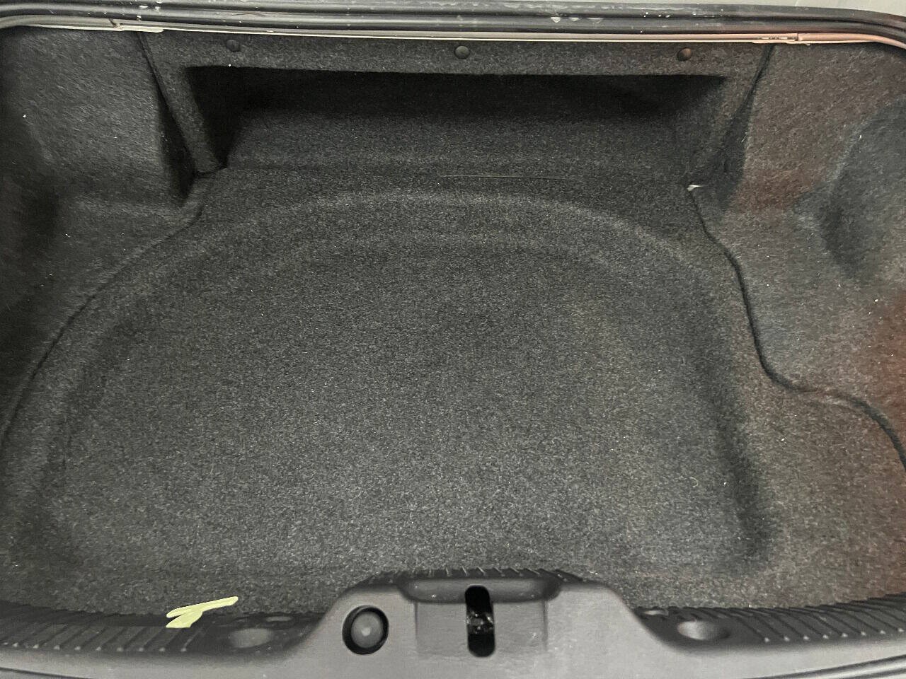 Used 2005 Ford Thunderbird RWD image 96