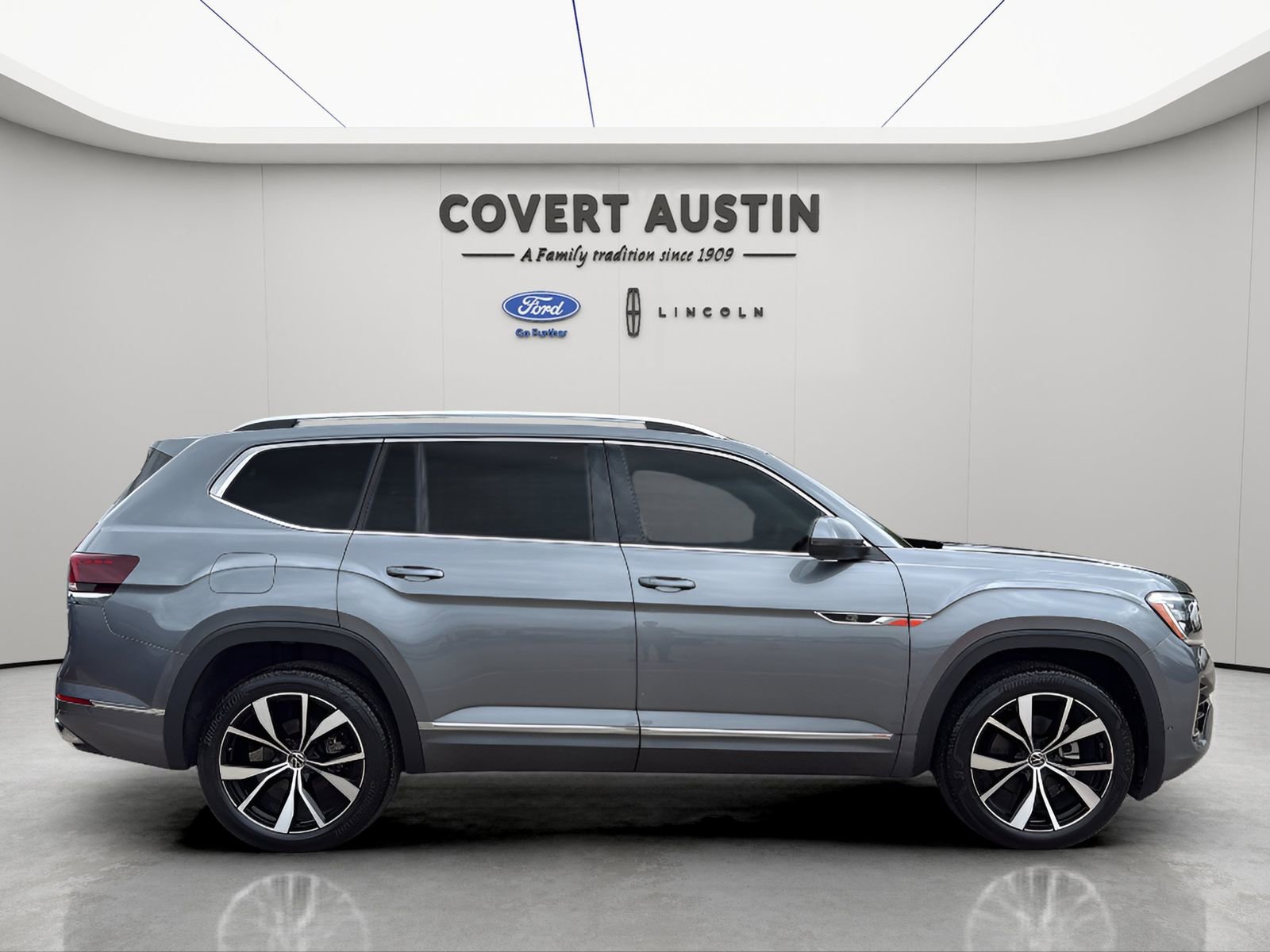 Used 2024 Volkswagen Atlas SEL Premium R-Line AWD/4WD image 6