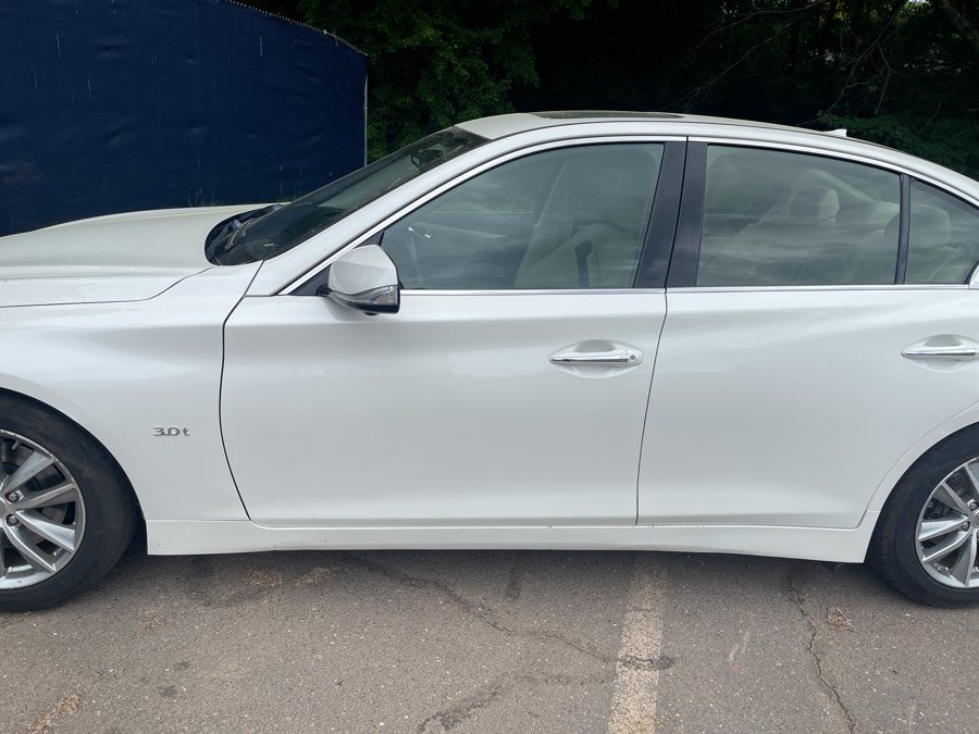 Used 2016 INFINITI Q50 3.0t Premium w/ Driver Assistance Package RWD image 5