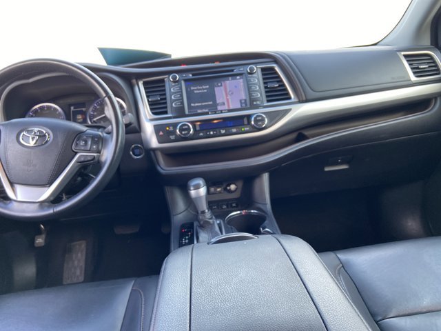 Used 2019 Toyota Highlander XLE image 15