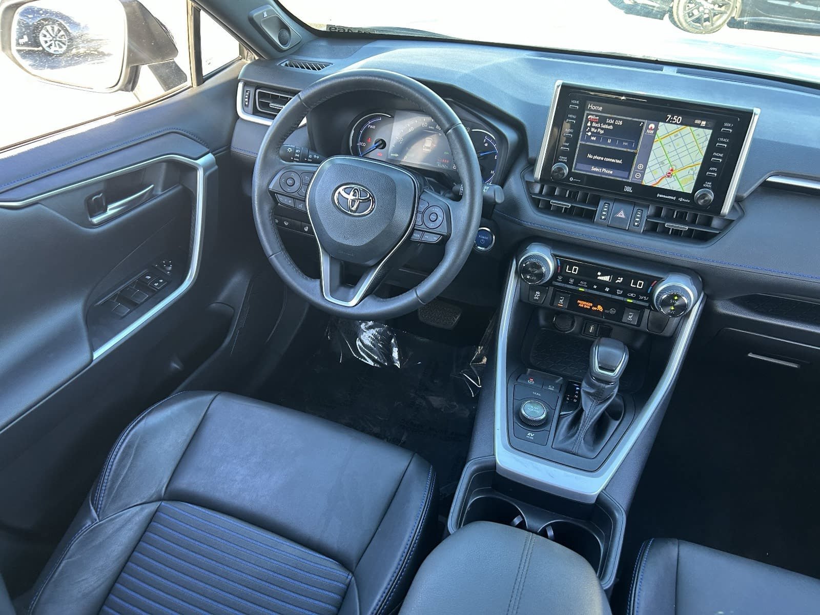 Used 2021 Toyota RAV4 XSE w/ XSE Grade Weather Package AWD/4WD image 17