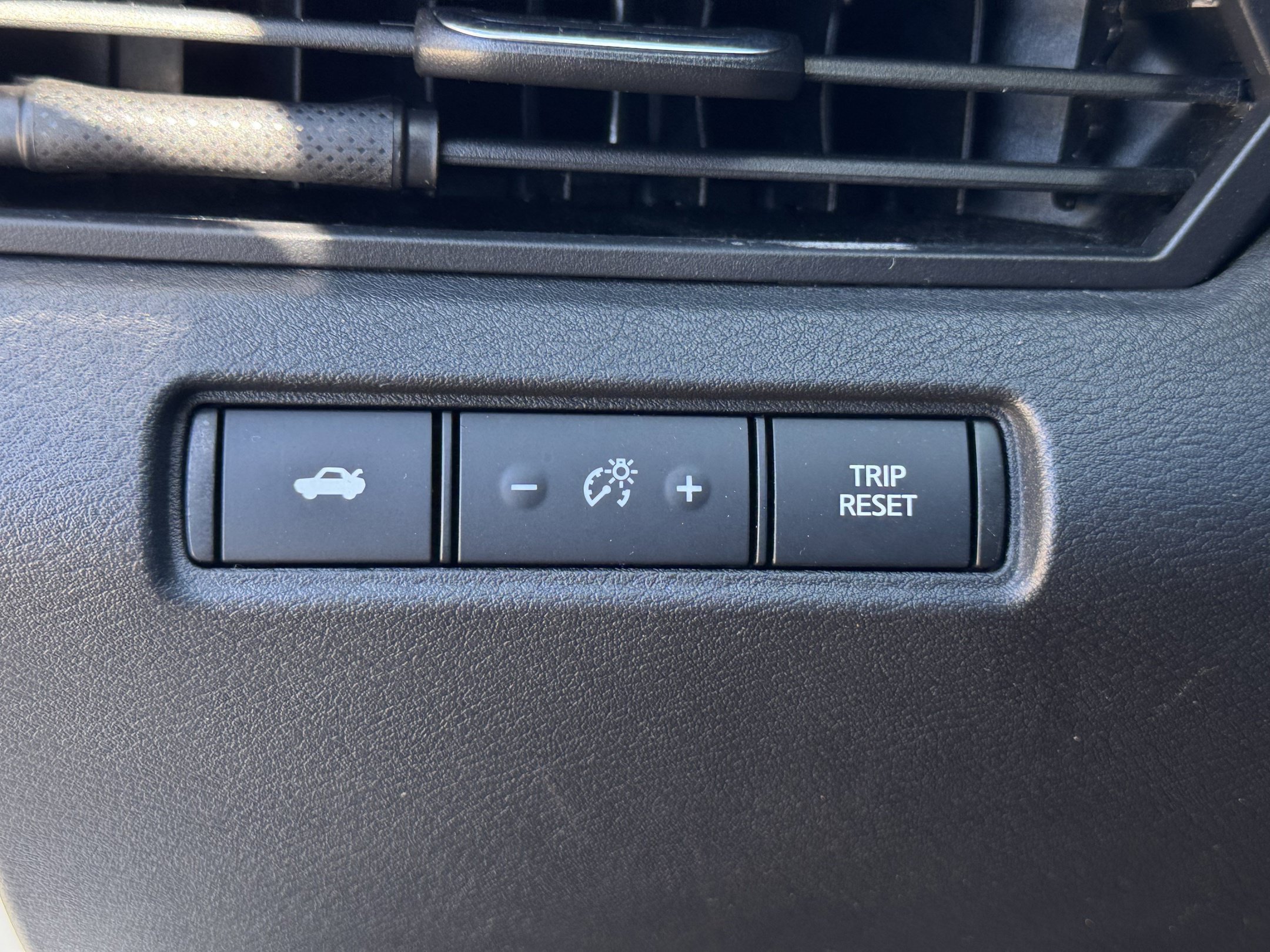 Used 2023 Nissan Altima 2.5 SV FWD image 23