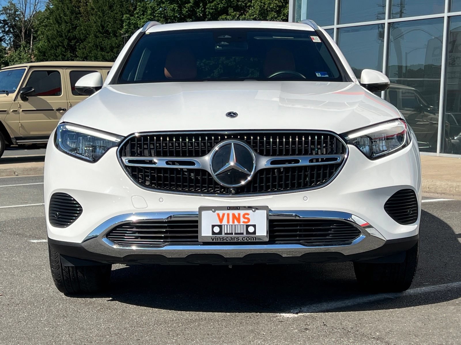 Used 2025 Mercedes-Benz GLC 350e 4MATIC w/ Advanced USB Package image 38