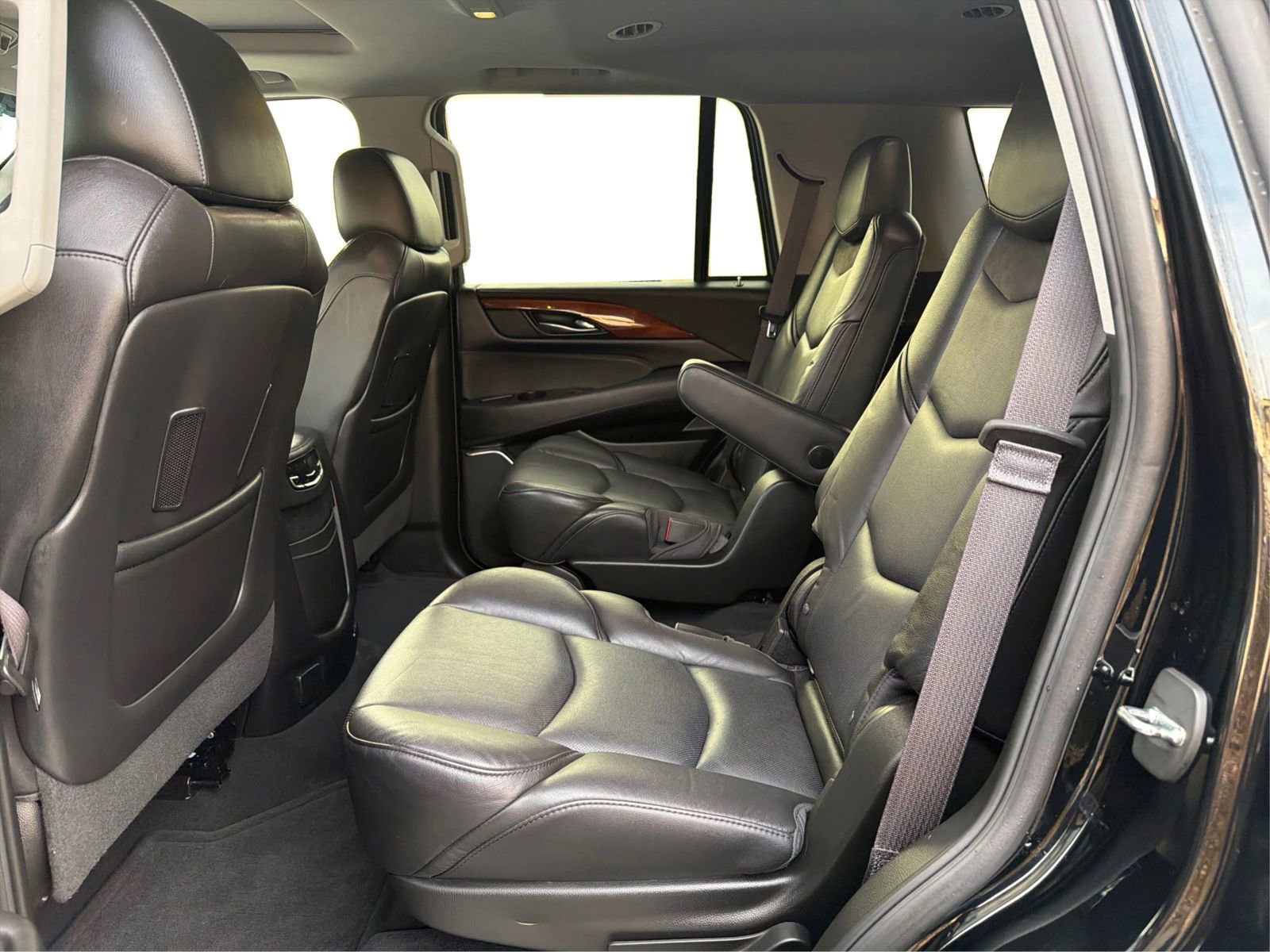 Used 2016 Cadillac Escalade Luxury image 10