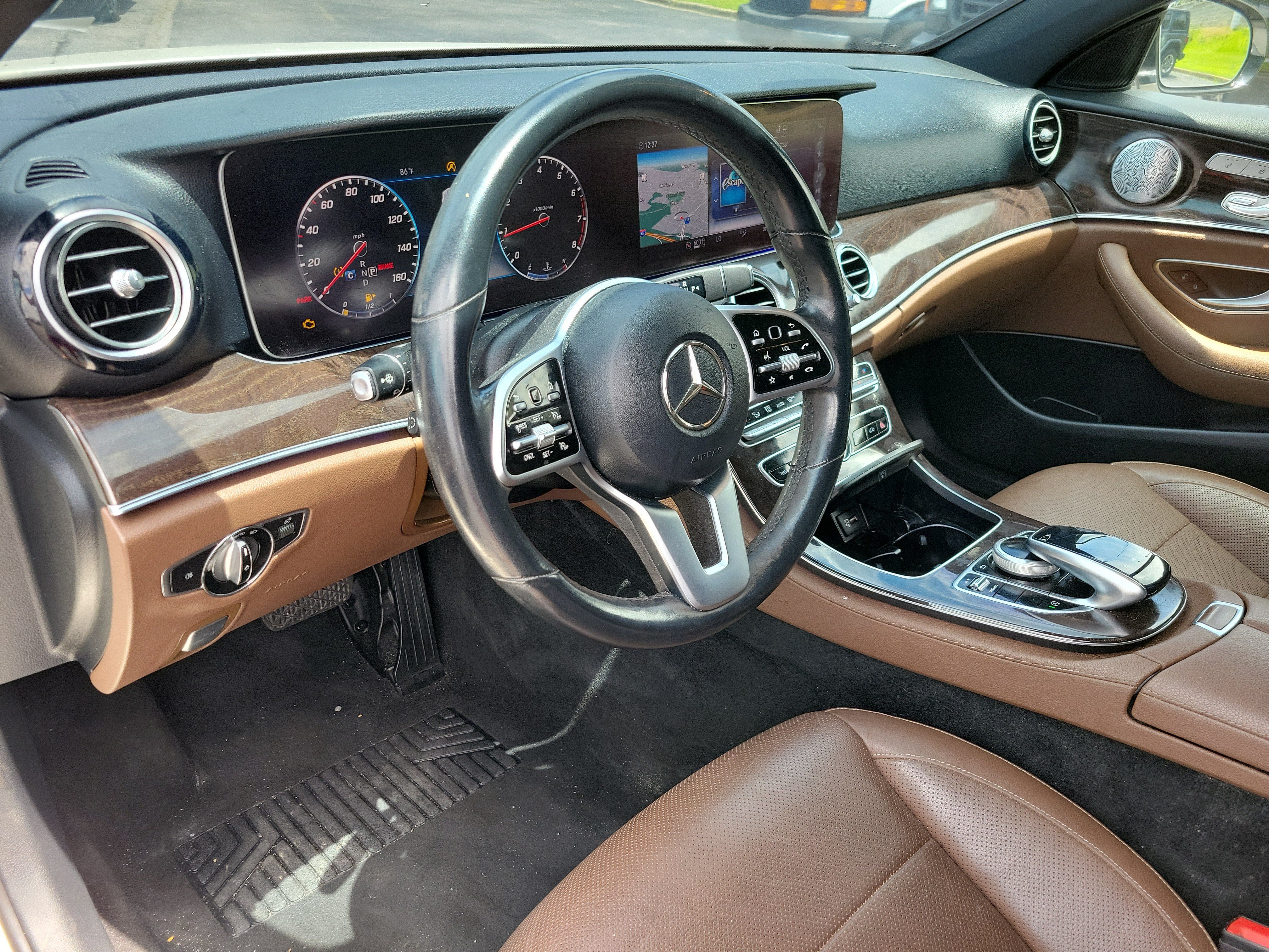 Used 2020 Mercedes-Benz E 350 4MATIC Sedan image 3