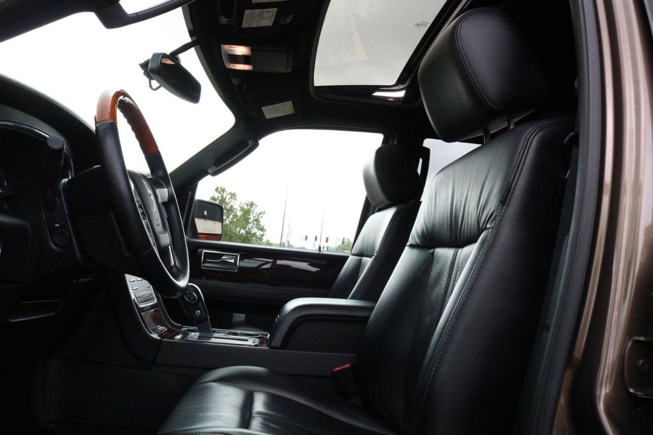Used 2017 Lincoln Navigator Select AWD/4WD image 21