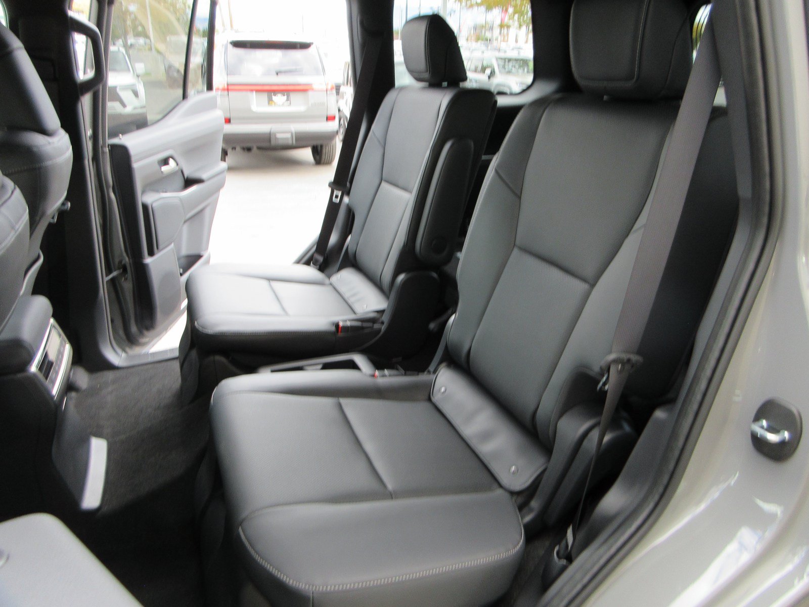 Used 2026 Lexus GX 550 w/ Cold Area Package AWD/4WD image 24