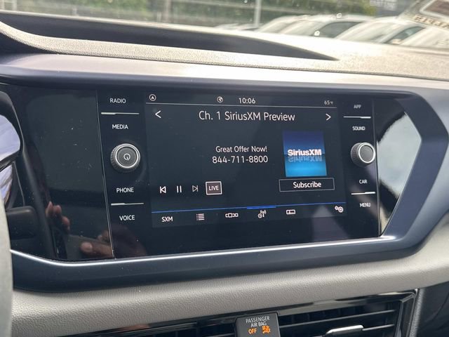 Certified 2022 Volkswagen Taos SE w/ Panoramic Sunroof Package image 18