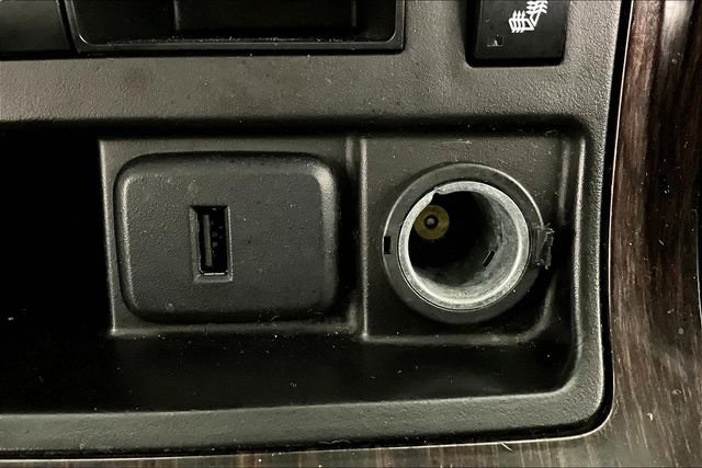 Used 2017 Chevrolet Traverse LT image 30