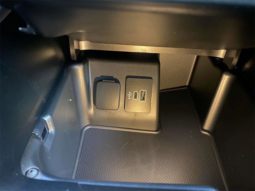 New 2025 Ford Explorer Active image 25