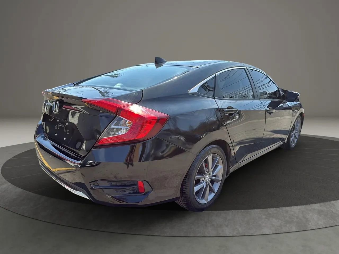 Used 2019 Honda Civic EX-L image 5