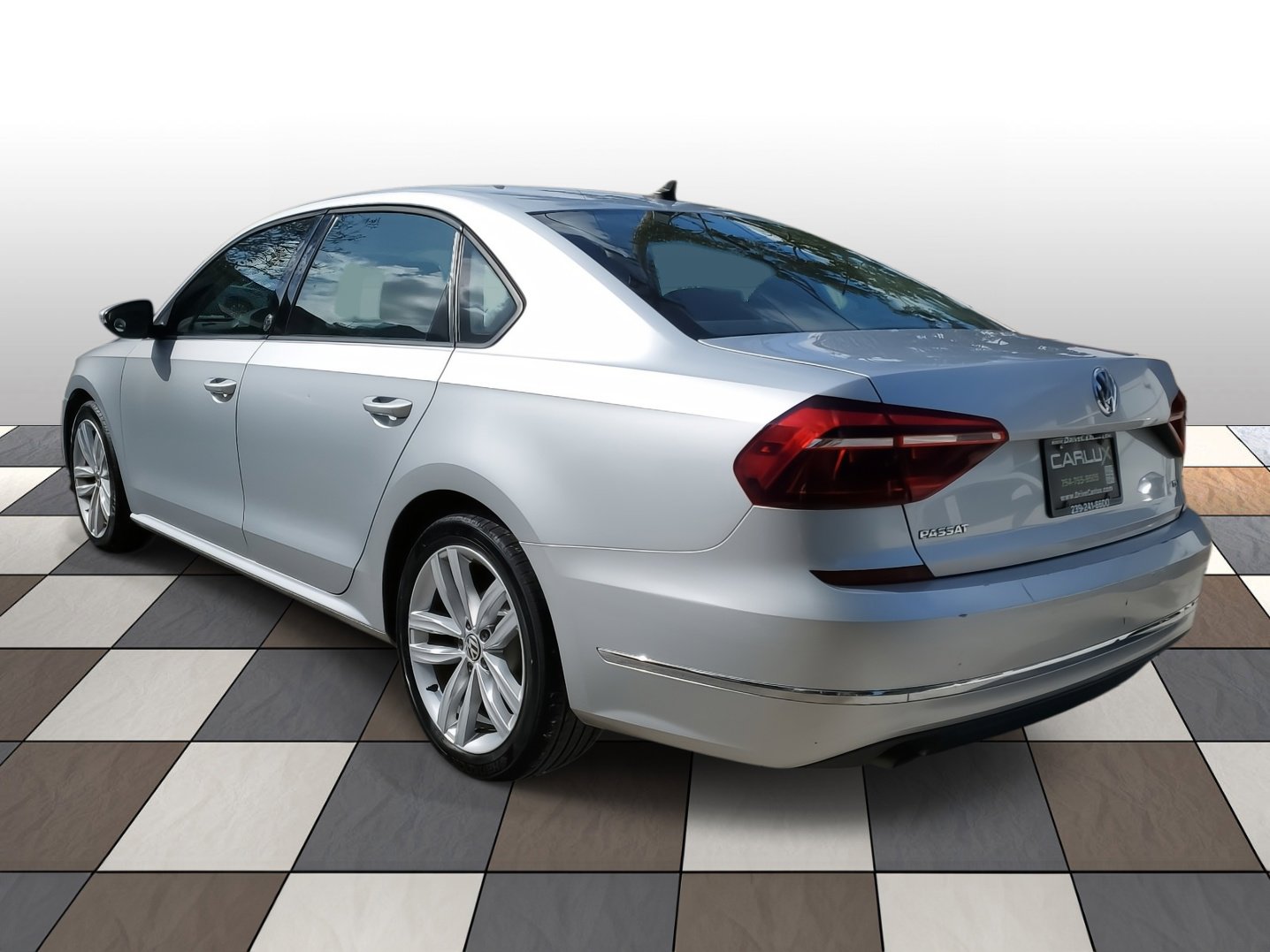 Used 2019 Volkswagen Passat 2.0T Wolfsburg image 4