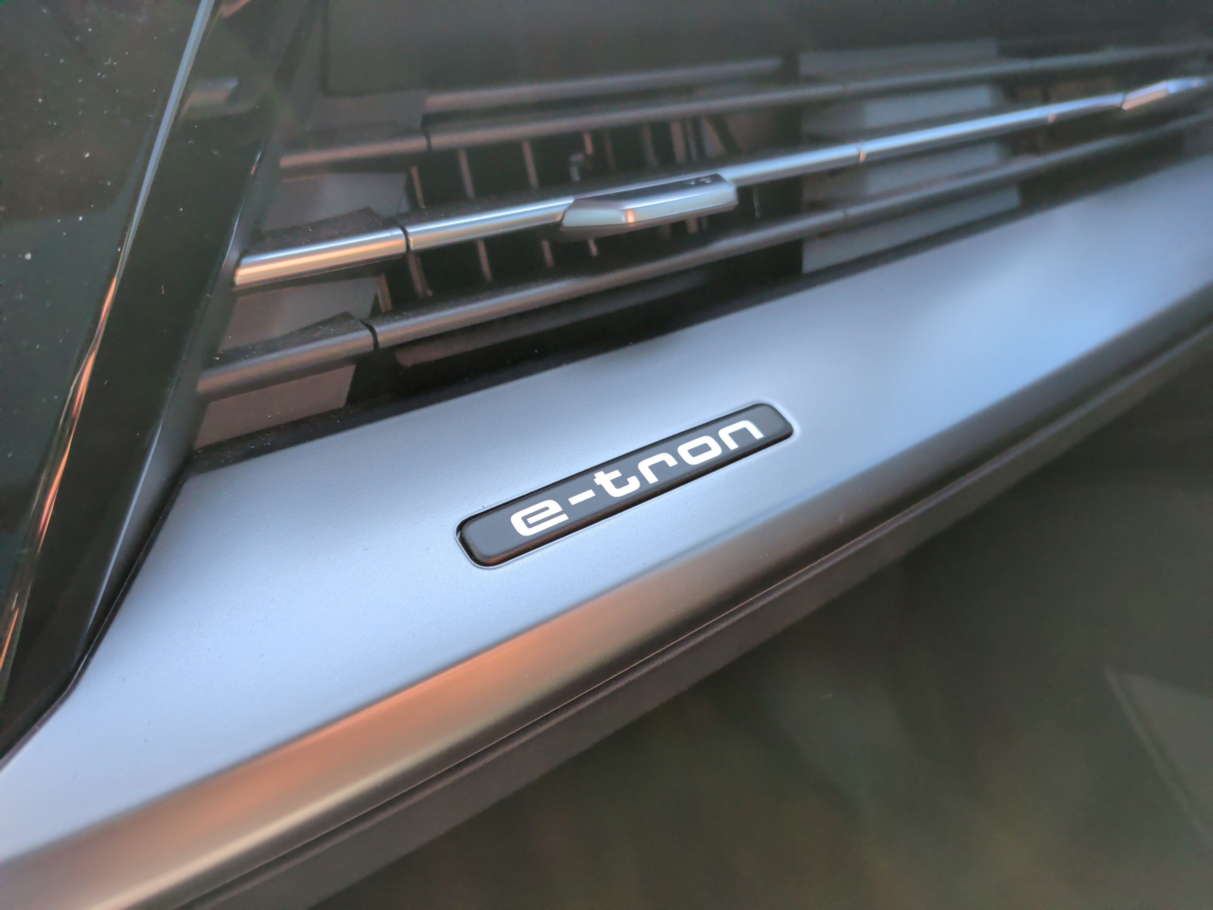 Certified 2023 Audi Q4 e-tron Premium Plus AWD/4WD image 41