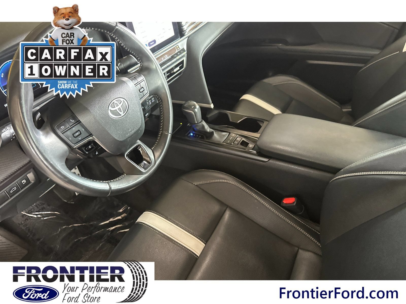 Used 2025 Toyota Camry SE FWD image 11