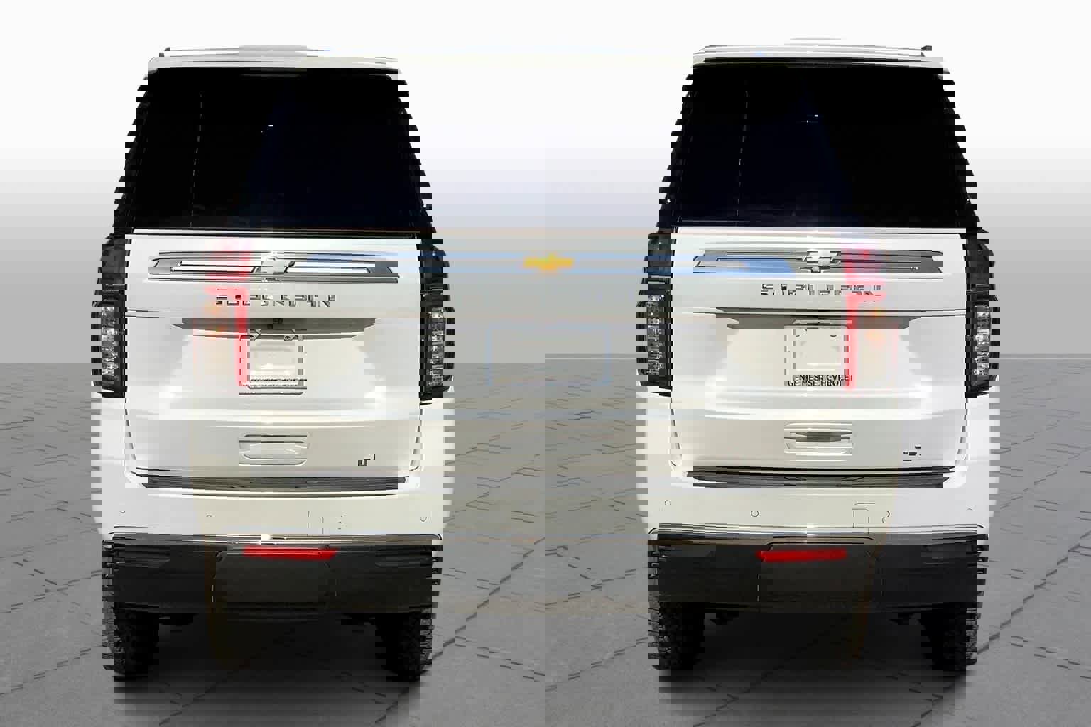 Used 2021 Chevrolet Suburban LT w/ LT Signature Package image 5