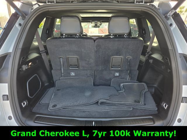 Certified 2024 Jeep Grand Cherokee L Limited w/ Luxury Tech Group II image 16