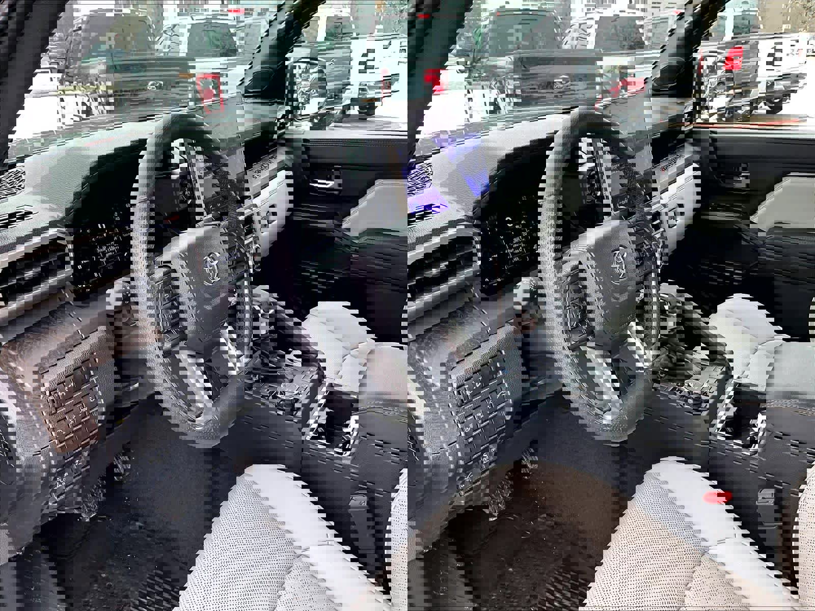 Used 2025 Toyota Tacoma Limited image 8