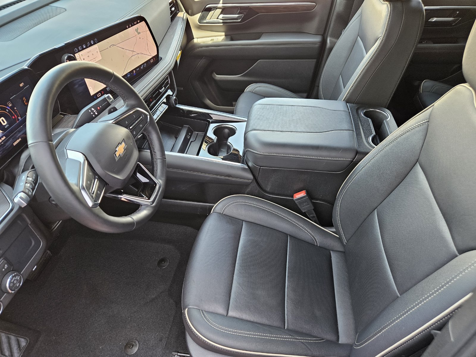 Certified 2026 Chevrolet Suburban Premier AWD/4WD image 16
