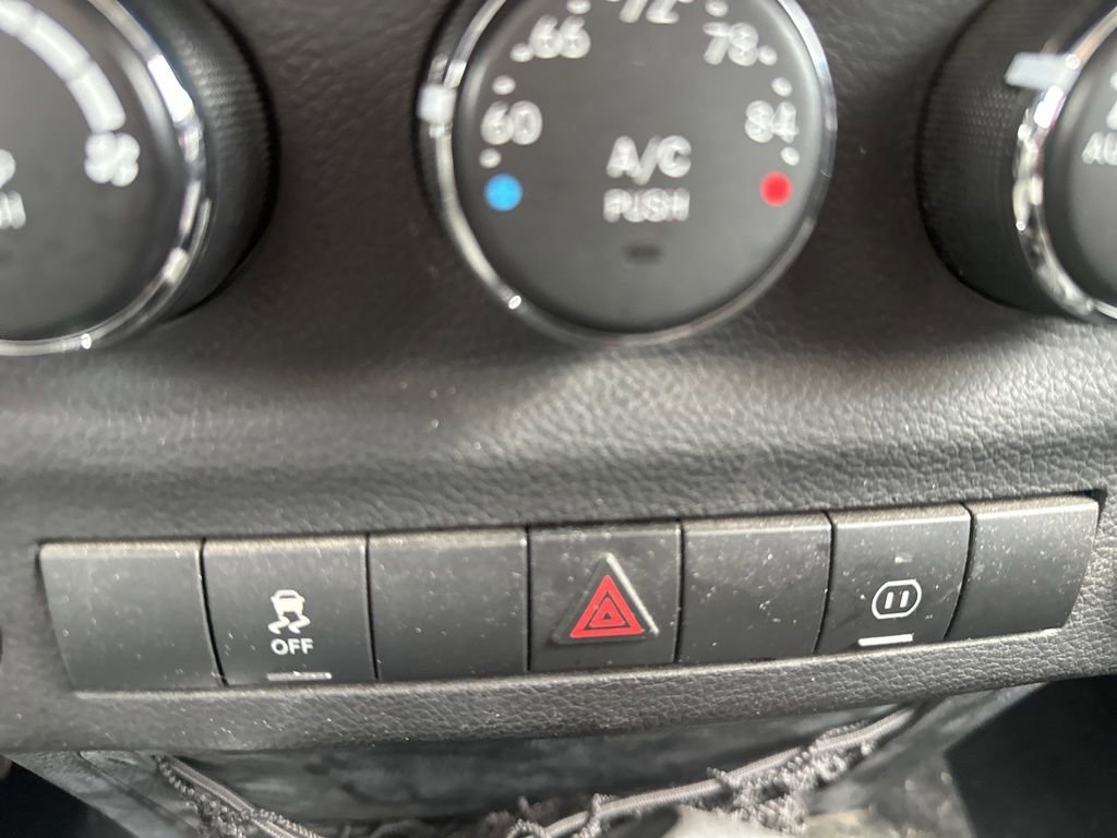 Used 2012 Jeep Wrangler Sahara AWD/4WD image 18