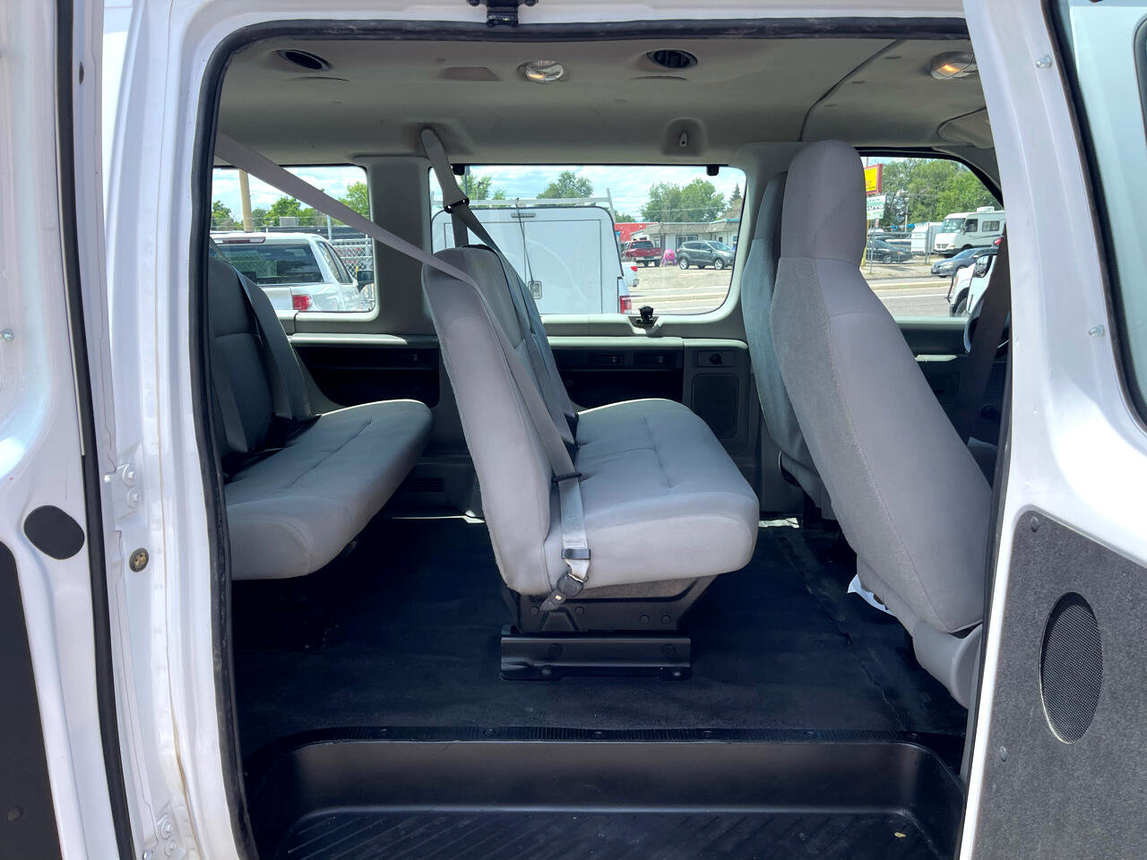 Used 2013 Ford E-350 and Econoline 350 XL image 13