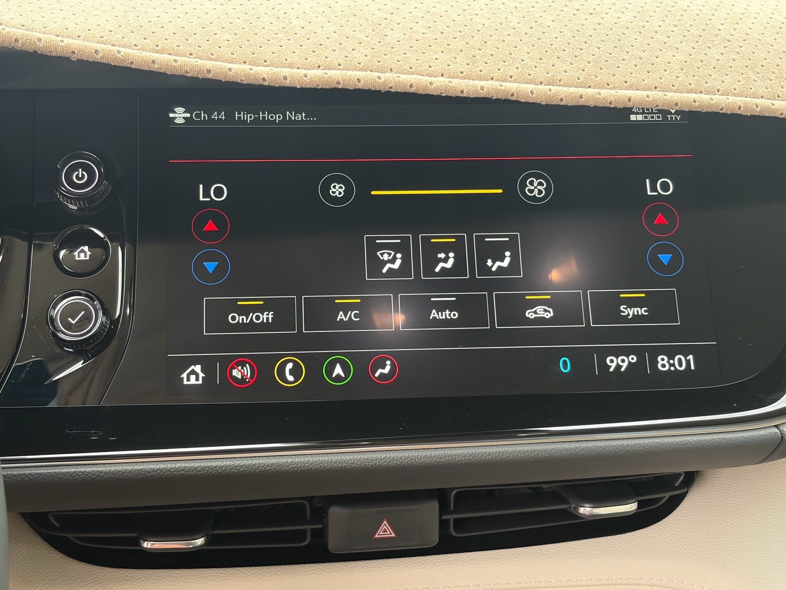 Used 2023 Buick Envision Avenir AWD/4WD image 21