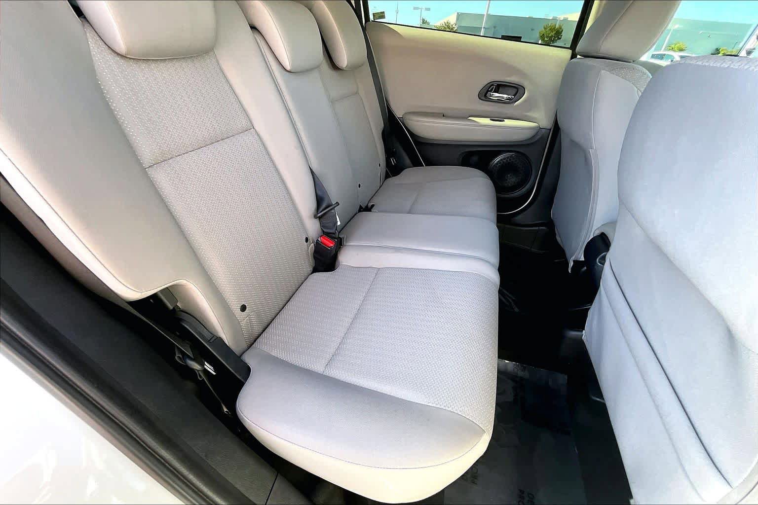 Used 2017 Honda HR-V LX image 19