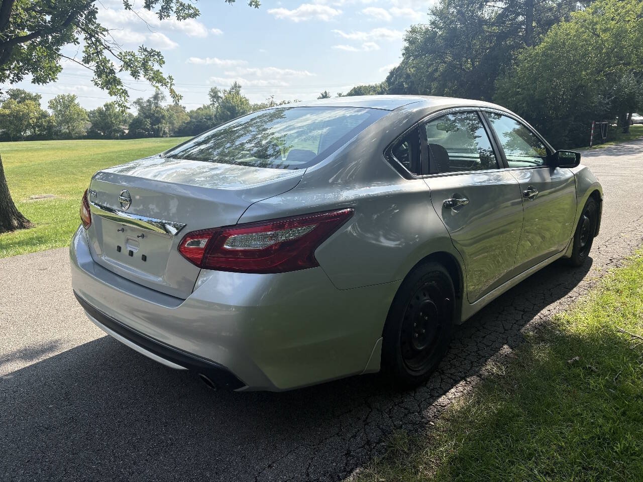 Used 2017 Nissan Altima 2.5 S w/ Power Driver Seat Package FWD image 11
