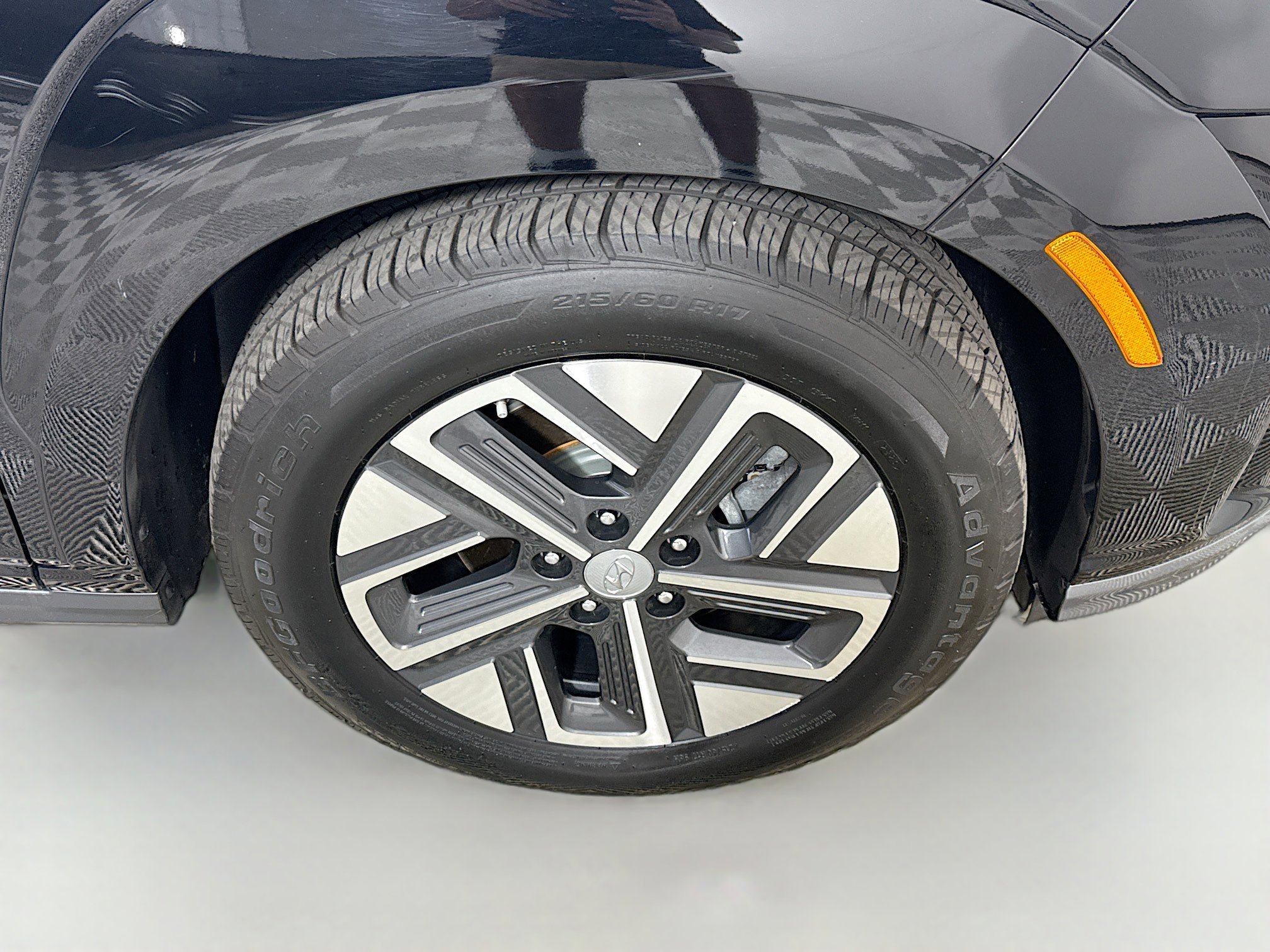 Used 2023 Hyundai Kona SE w/ Cargo Package image 32