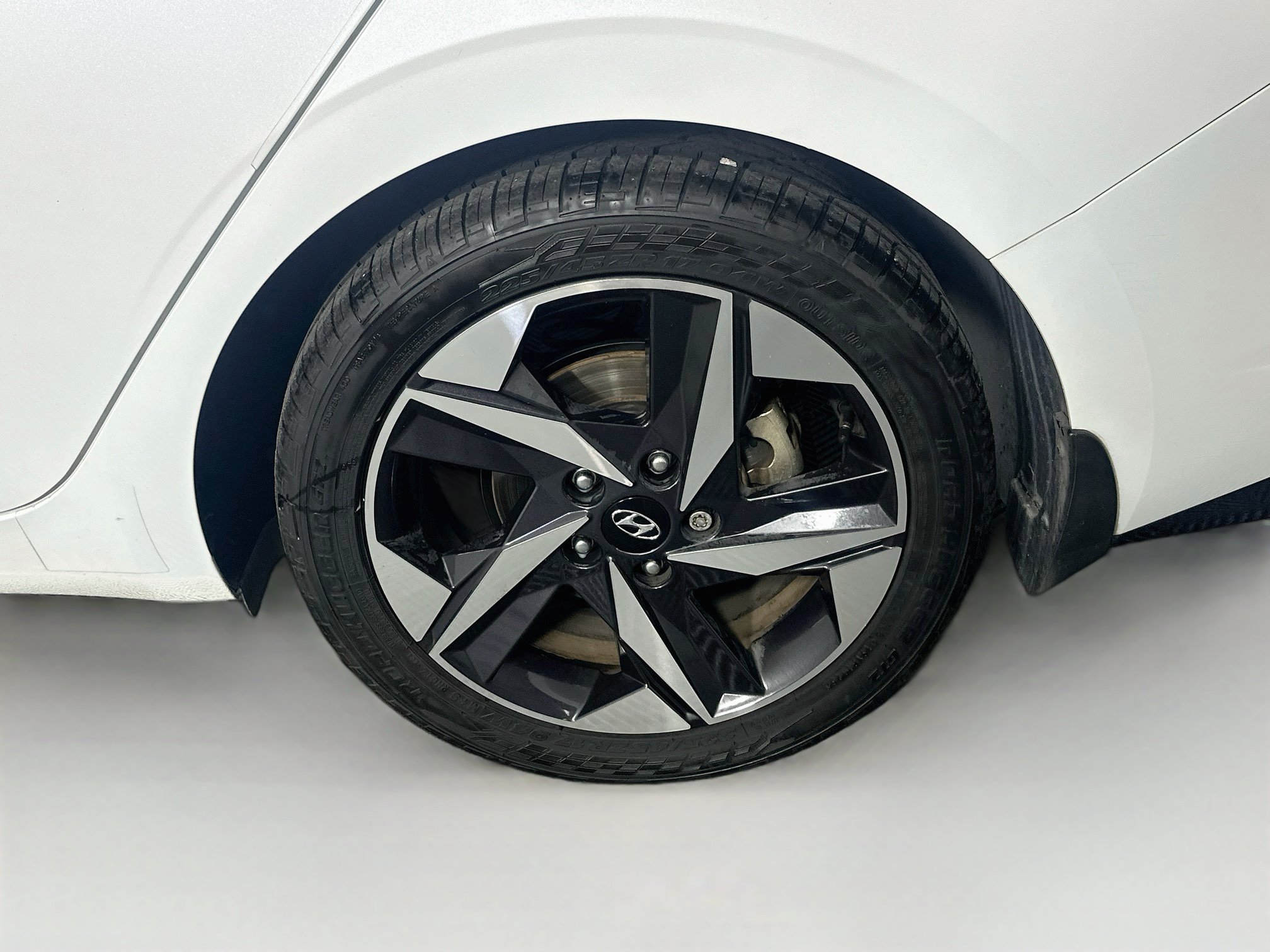 Used 2022 Hyundai Elantra Limited FWD image 11