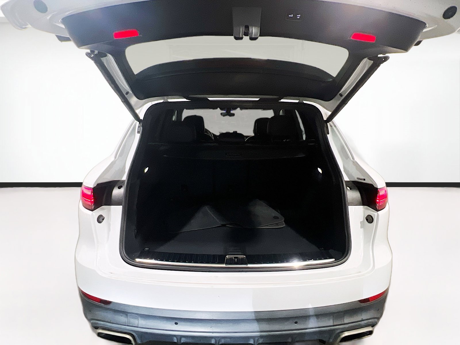 Used 2022 Porsche Cayenne AWD/4WD image 21