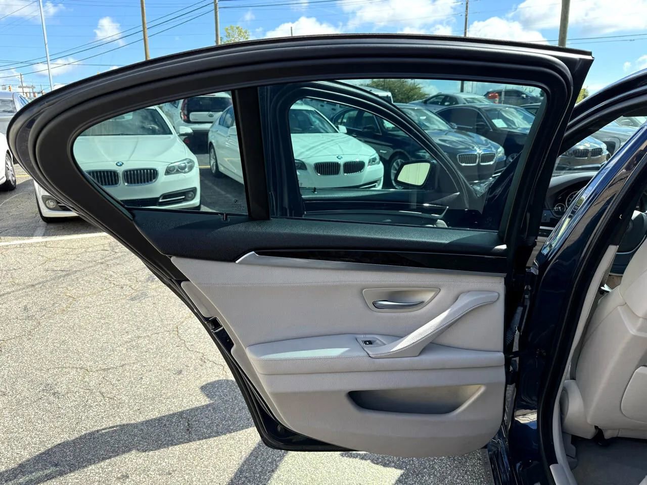Used 2012 BMW 550i Sedan image 26