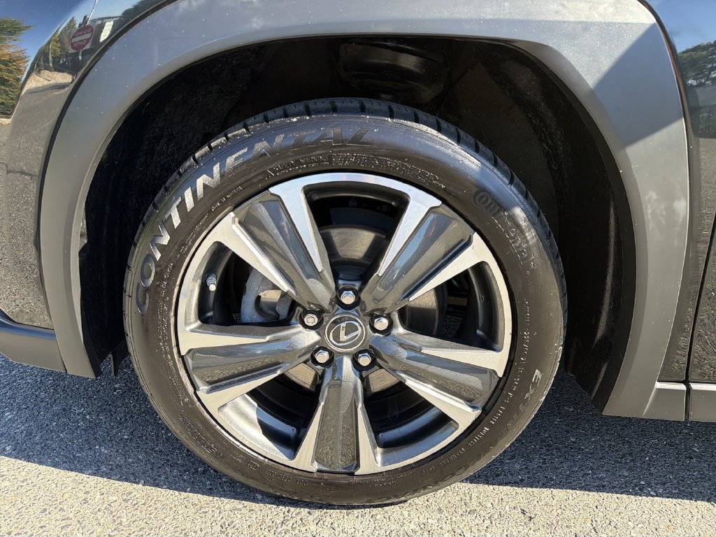Used 2020 Lexus UX 200 w/ Accessory Package FWD image 16