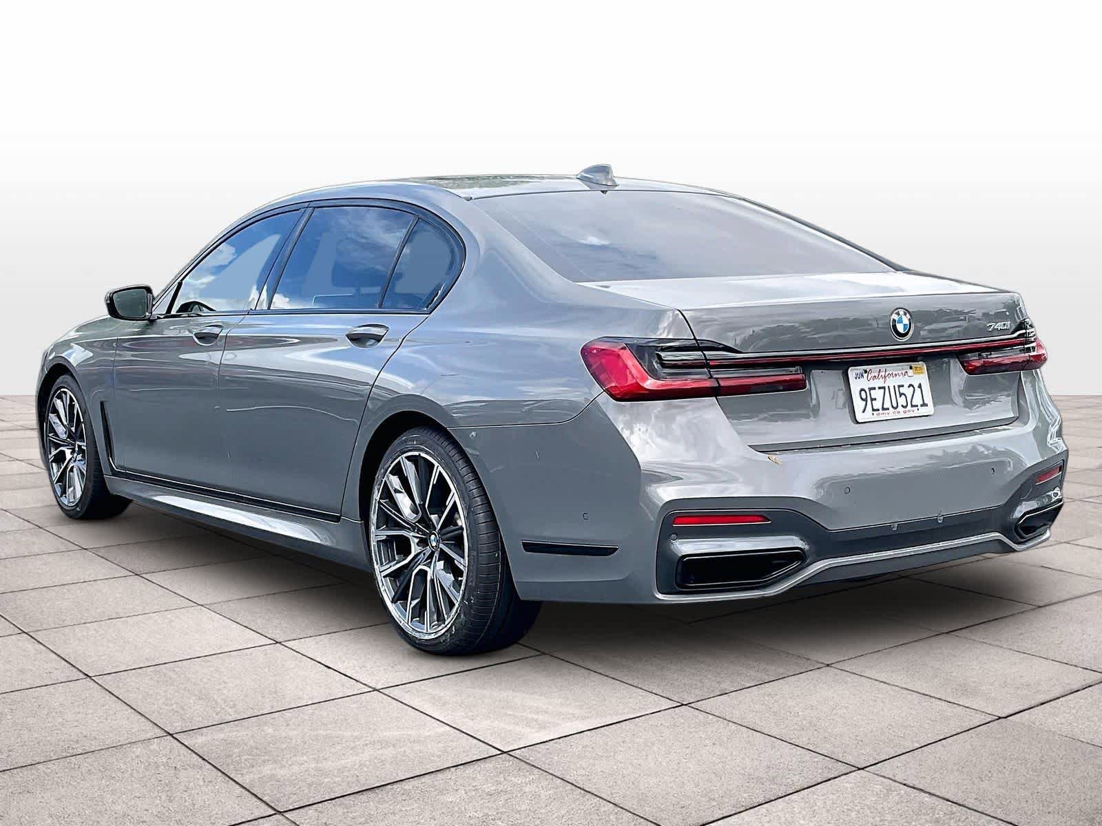 Used 2022 BMW 740i w/ M Sport Package RWD image 12