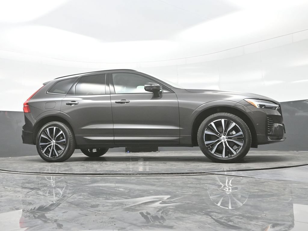 Used 2024 Volvo XC60 B5 Plus w/ Protection Package Premier AWD/4WD image 30
