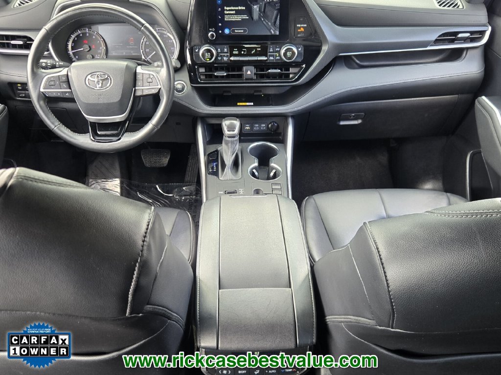 Used 2023 Toyota Highlander XSE FWD image 12