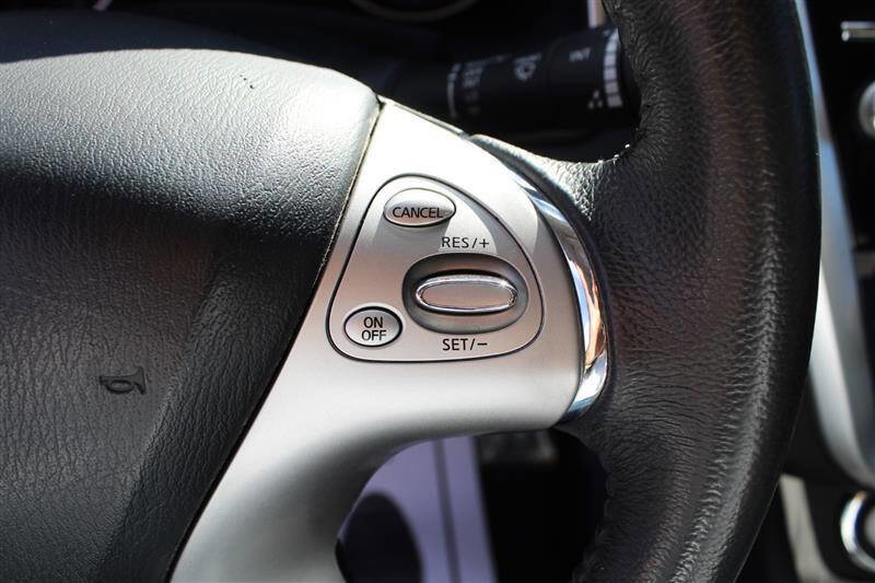 Used 2015 Nissan Murano SL w/ Cargo Package image 18