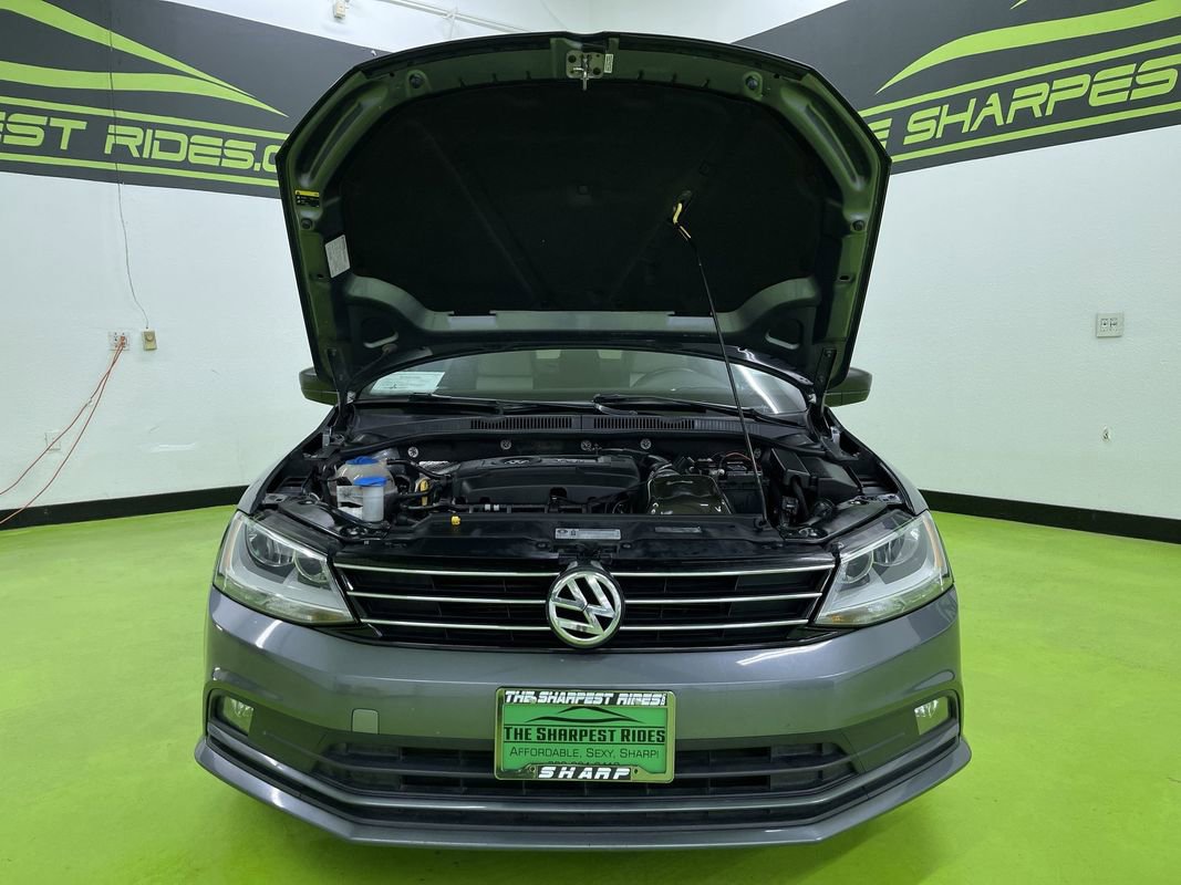 Used 2016 Volkswagen Jetta Sport image 4
