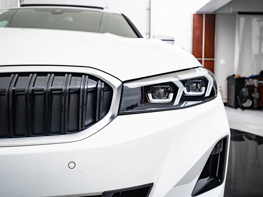 Certified 2025 BMW 330i xDrive Sedan w/ Convenience Package AWD/4WD image 15