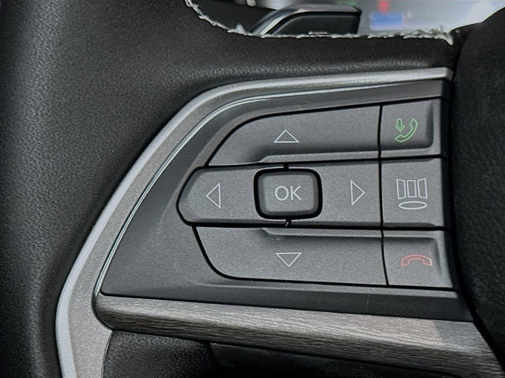 New 2025 Jeep Grand Cherokee L Limited w/ Luxury Tech Group II image 32