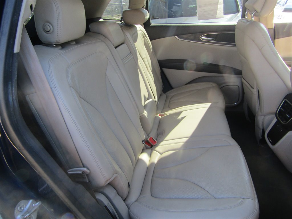 Used 2017 Lincoln MKX Reserve w/ Lincoln MKX Climate Package image 6