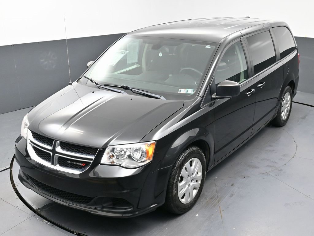 Used 2018 Dodge Grand Caravan SE w/ UConnect Hands-Free Group image 39