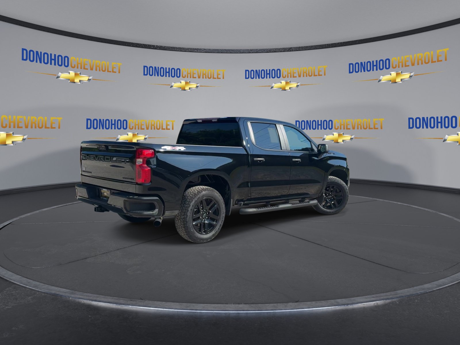 Used 2026 Chevrolet Silverado 1500 Custom w/ Turbomax Blackout Package AWD/4WD image 9