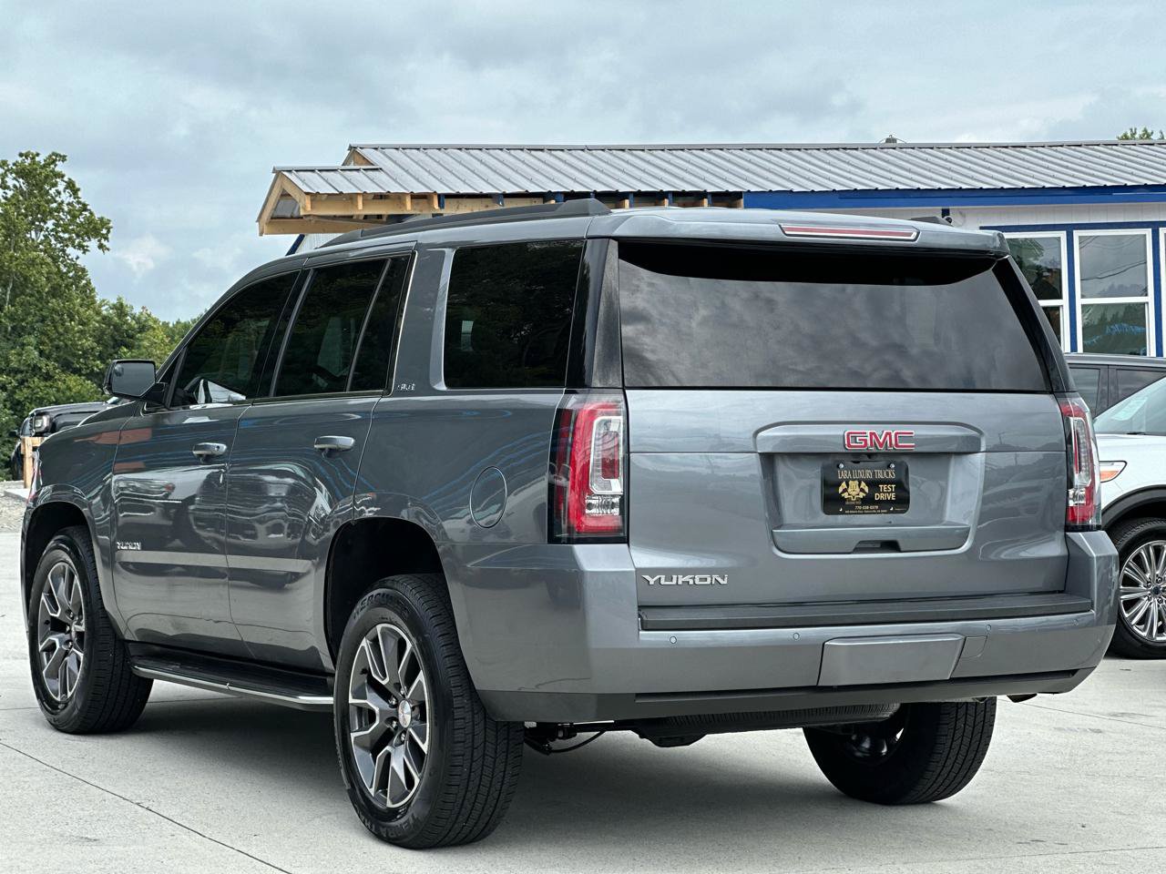 Used 2020 GMC Yukon SLE RWD image 5