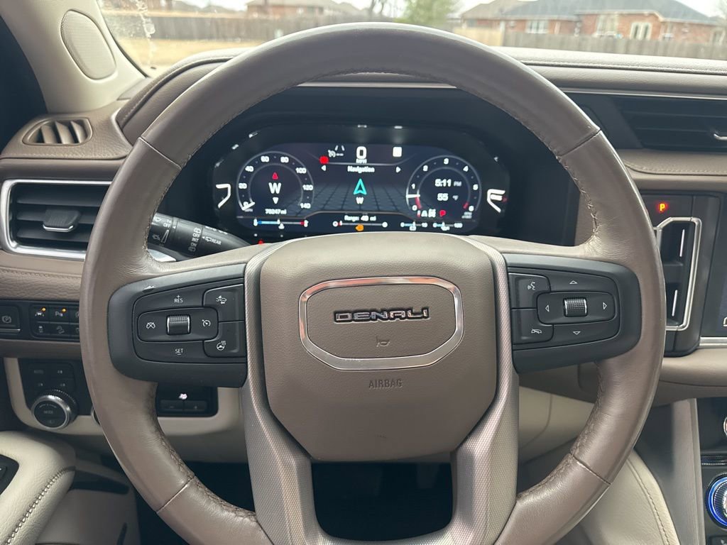 Used 2022 GMC Yukon XL Denali w/ Denali Premium Package image 19
