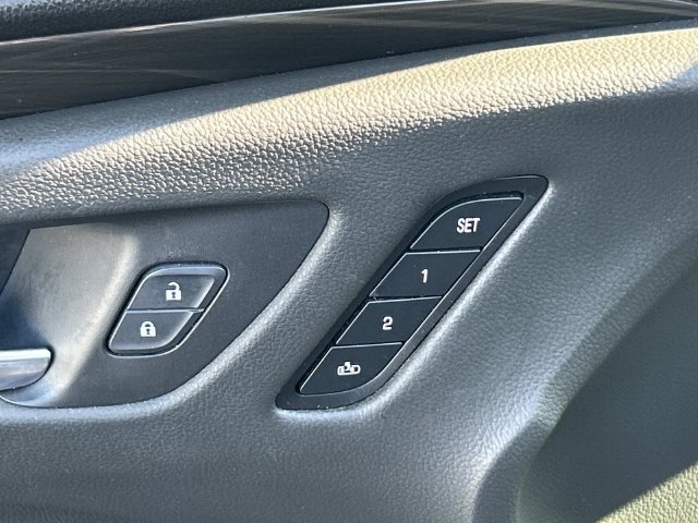 Used 2019 Buick Envision Essence FWD image 24