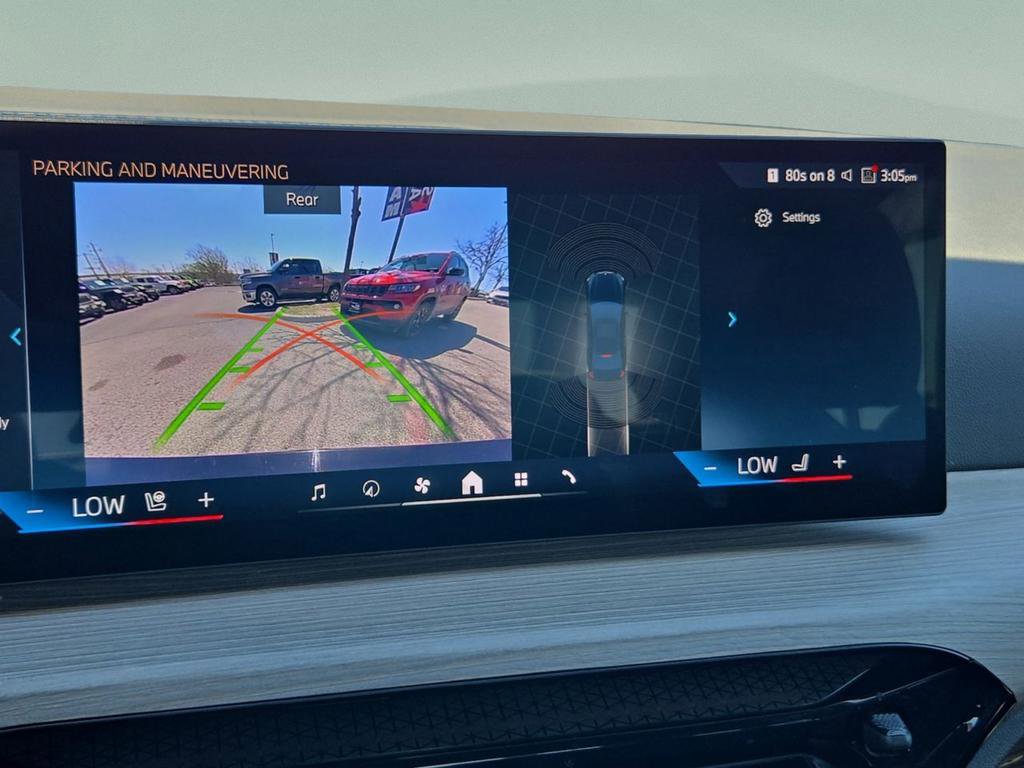 Used 2025 BMW 330i xDrive Sedan AWD/4WD image 34